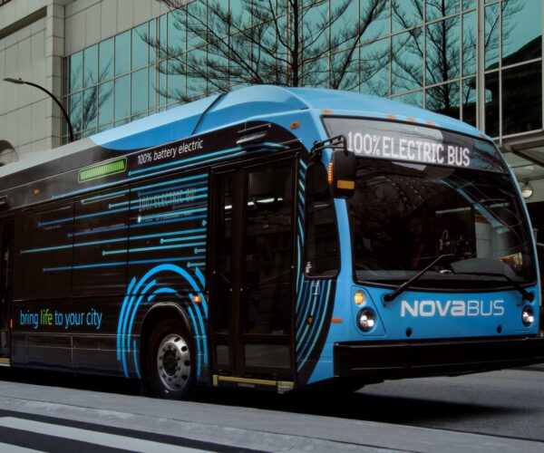 A kanadai Calgary 120 elektromos Nova LFSe+ buszt állít forgalomba 2028-ig