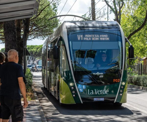 Több mint három évtizednyi várakozás után végre elindult a Pescara–Montesilvano BRT trolibuszfolyosó