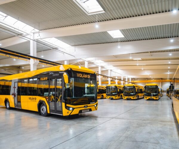 Év végéig 23 milliárd forint értékben bővül a Volán Credobus-flottája