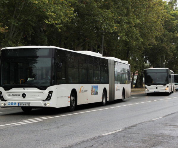 Hat darab Mercedes-Benz Conecto G került át a Volán szegedi helyi járatos állományába