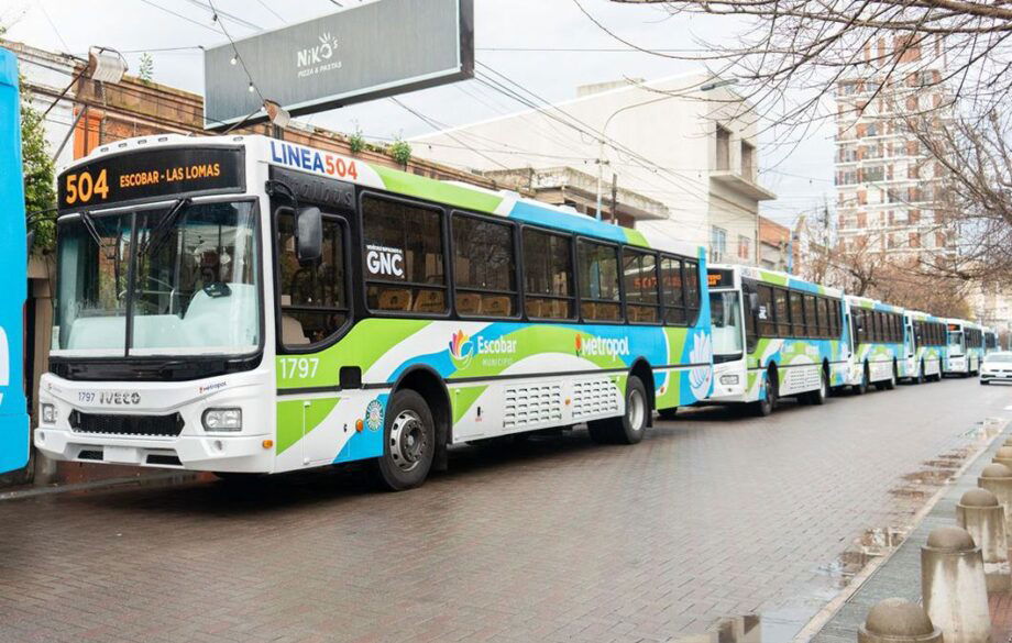 Újabb Iveco alvázas gázüzemű autóbuszok érkeztek Buenos Aires agglomerációjába