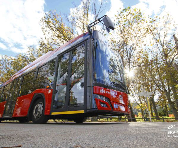 Ingyenes képzéssel toboroz új trolibuszvezetőket a BKV