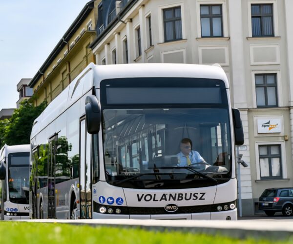 Harmincöt elektromos autóbusz beszerzésére írt ki közbeszerzést a győri önkormányzat