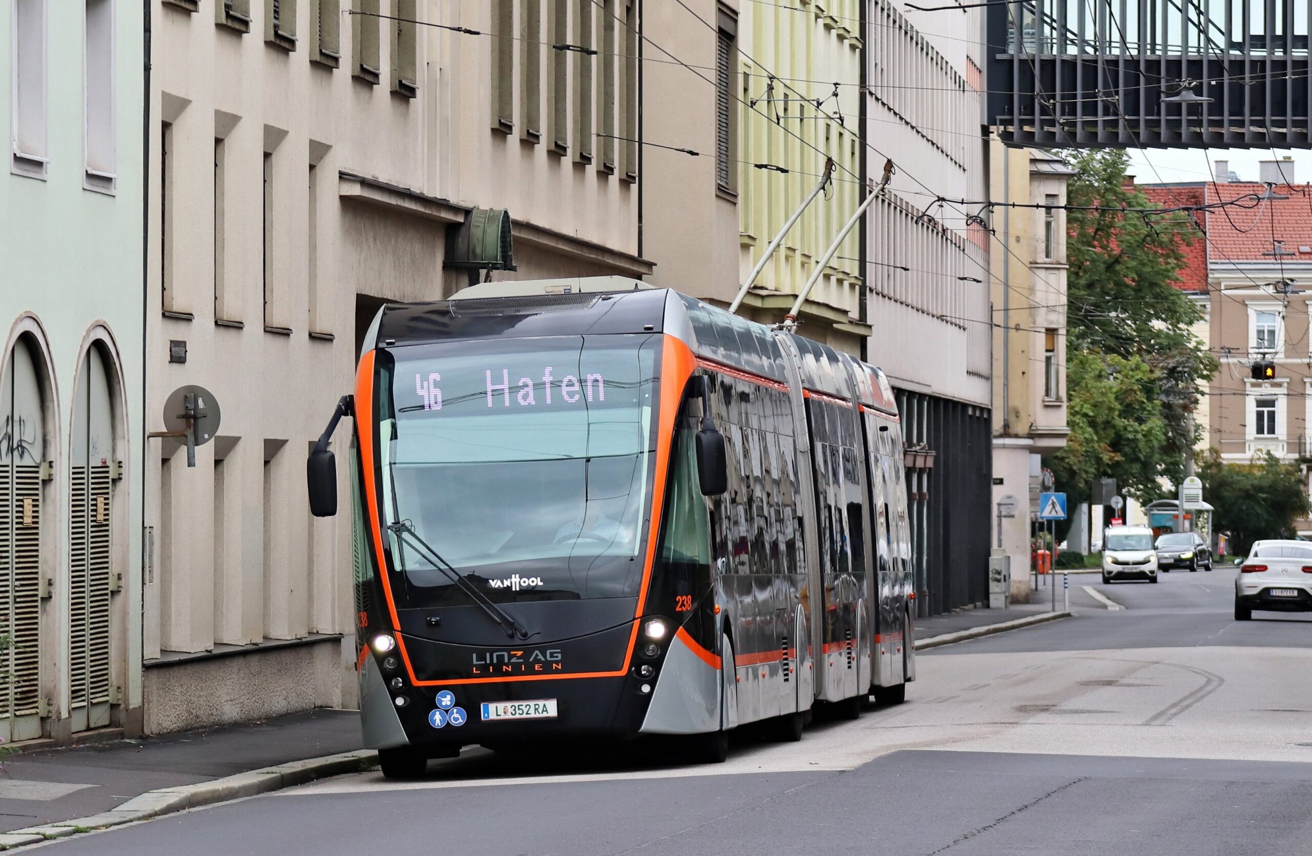 2027-re elkészül Linz új trolibusztengelye – 7,5 kilométeren, duplacsuklós trolibuszokkal 2 20251017 145440 scaled