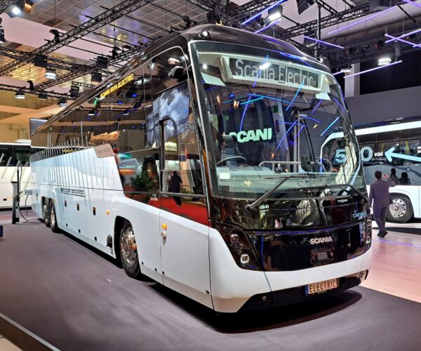 Busworld Europe 2025: új elektromos távolsági platformmal jelentkezett a Scania