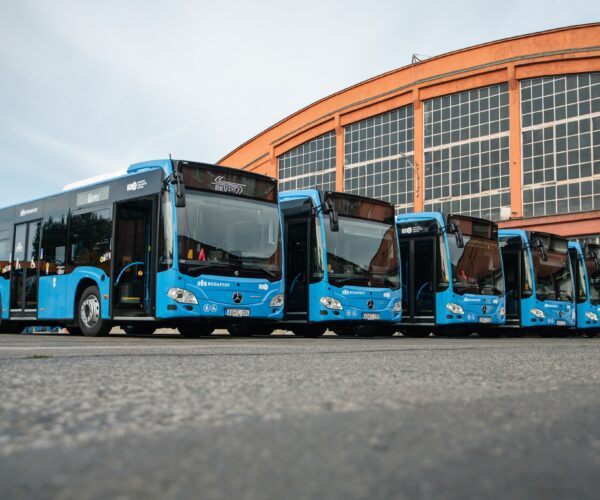 Szerdától forgalomba állnak Budapesten az első Mercedes-Benz Citaro K-k