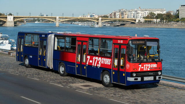 Újabb Ikarus 280-as kapta vissza az egykori budapesti 7-173 gyorsjáratok arculatát
