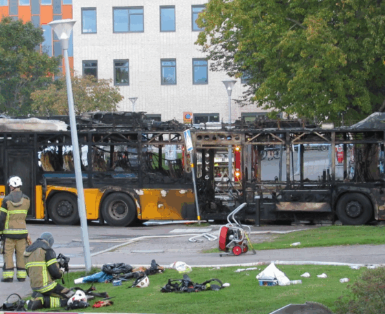 Magasságkorlát figyelmen kívül hagyása miatt gyulladt ki egy villanybusz Karlstadban