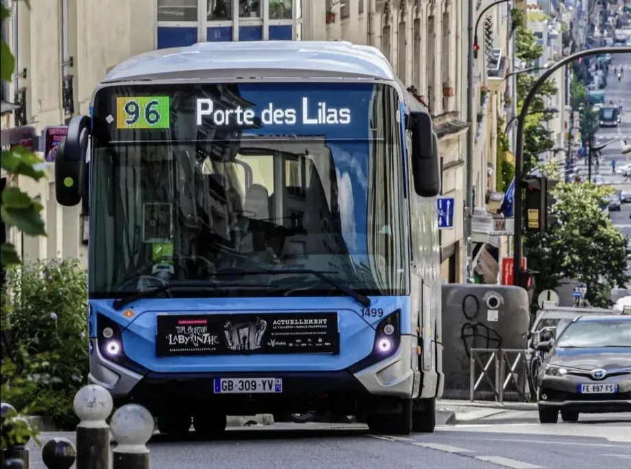 Négyezer biogáz- és elektromos üzemű busz beszerzéséről kötött megállapodást az Île-de-France Mobilités és az Iveco Bus 1 Screenshot 20250208 164514 Instagram 1920x1427 1