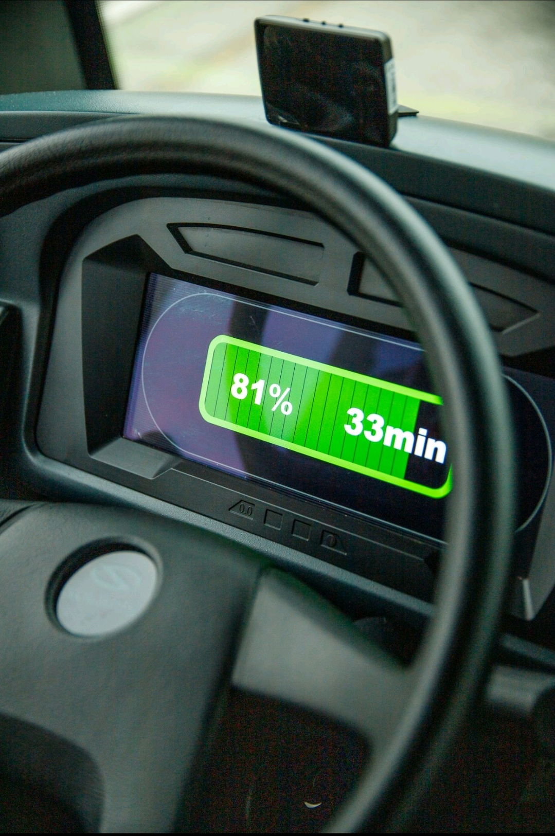 Milánó 105 darab, 700 kWh-s akkumulátorral szerelt csuklós Solaris villanybuszt állít forgalomba 5 Screenshot 20251017 092740 LinkedIn