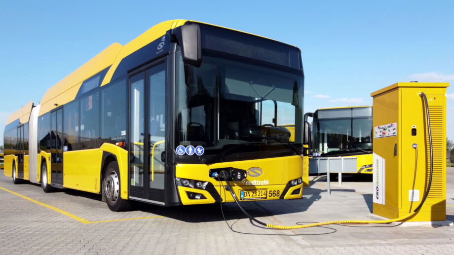 A Solaris újabb 50 darab csuklós villanybuszt szállít Aarhusnak – a dán város 2028-ra teljesen villamosíthatja buszparkját 1 trapeze fx elektromobilitaet