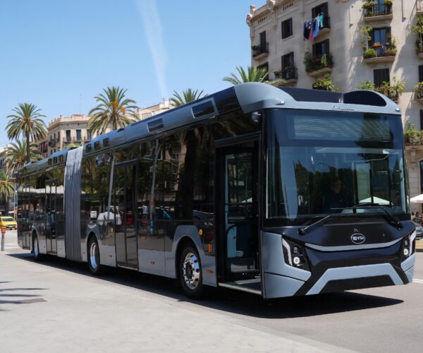 Kínai alvázon, spanyol karosszériával: Castrosua–BYD villanybuszokkal bővül a barcelonai TMB flottája