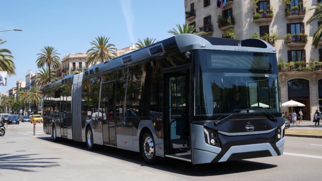 Kínai alvázon, spanyol karosszériával: Castrosua–BYD villanybuszokkal bővül a barcelonai TMB flottája