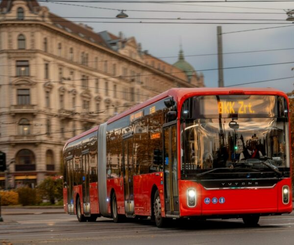 A budapesti trolibusztender kapcsán is reagált a Yutong