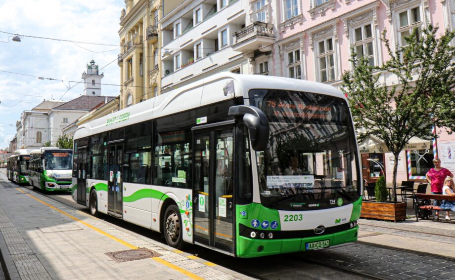 Nem hat, hanem tizenkét BYD villanybusz érkezik Miskolcra 2026-ban 1 481666826 1051318963700506 5420386693365125252 n