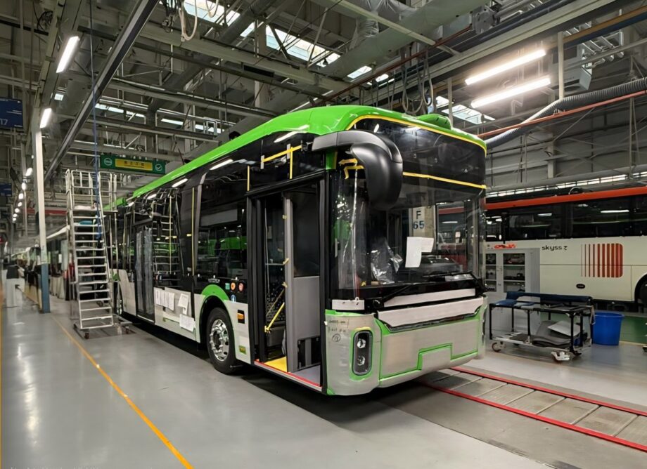 Elkészült a román főváros 22 darabos önjáró Yutong trolibusz-flottájának első példánya 1 578534425 1297976795675748 4577899297017490119 n1