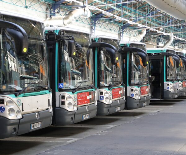 Négyszáz párizsi autóbuszt adományoz Ukrajnának az Île-de-France Mobilités