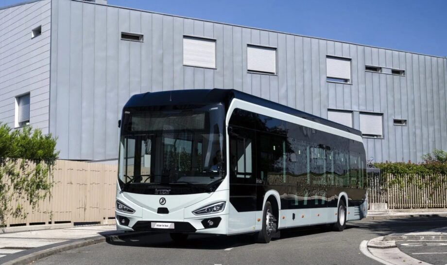 Tízszer tisztább: EPD-tanúsítvány igazolja a megújult Irizar ie bus Efficient kiemelkedően alacsony környezeti hatását 1 Irizar ie bus efficient