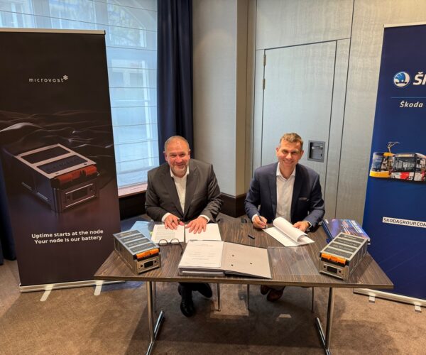Vontatási akkumulátorok közös fejlesztésébe kezd a Škoda Group és Microvast