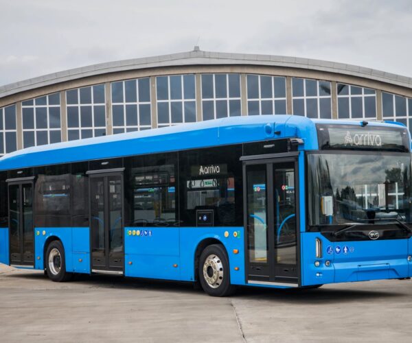 Hétfőn elindul az ArrivaBus BYD villanybuszainak próbaüzeme Budapesten