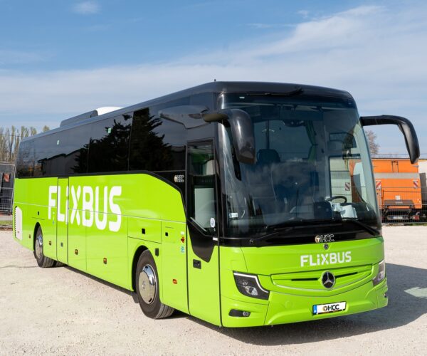 Magyar üzemeltetővel indít új közvetlen járatot Prága és London között a FlixBus