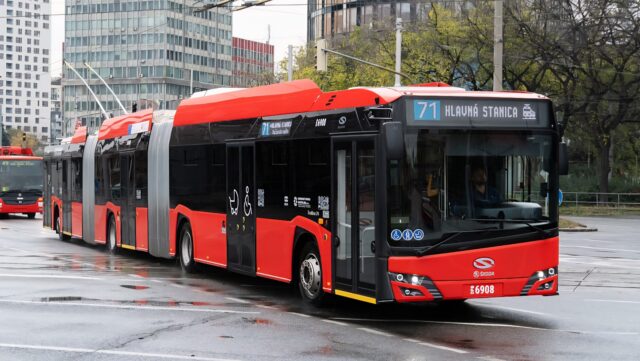 DPB-Solaris-Škoda megállapodás: két évvel hosszabb garancia és félmillió eurós alkatrészcsomag jár a pozsonyi Trollinókhoz