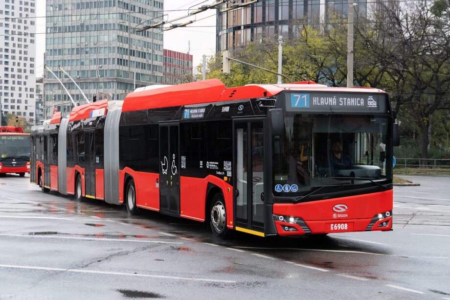 DPB-Solaris-Škoda megállapodás: két évvel hosszabb garancia és félmillió eurós alkatrészcsomag jár a pozsonyi Trollinókhoz 7 53408688304 d343e2fdc2 b