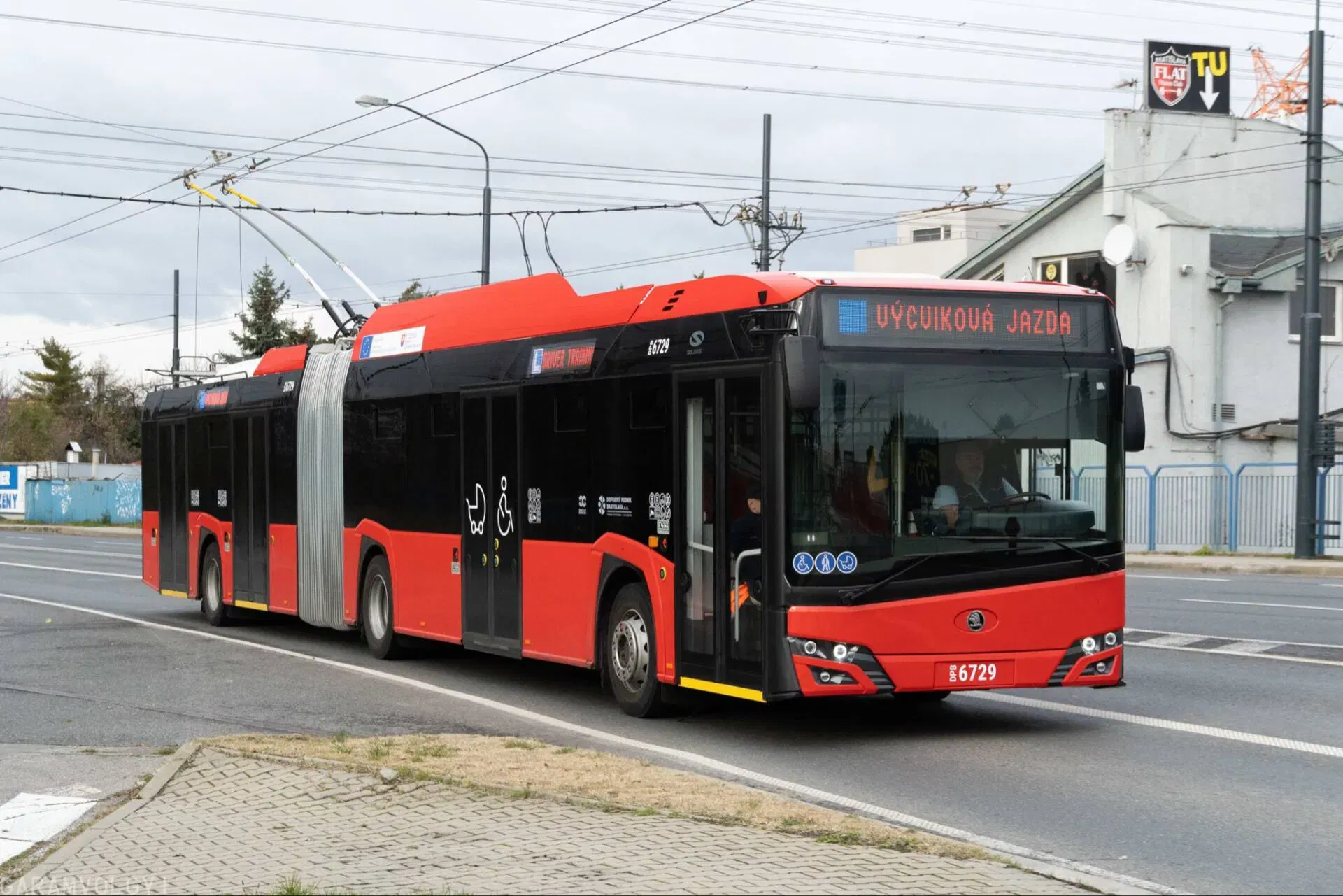 DPB-Solaris-Škoda megállapodás: két évvel hosszabb garancia és félmillió eurós alkatrészcsomag jár a pozsonyi Trollinókhoz 8 Messenger creation CCFFF65C A822 483C 91BE BB28F4E0AE39 1920x1281 1