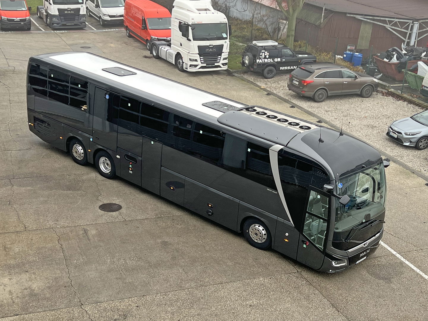 Integrált kerekesszék-emelővel felszerelt MAN Lion’s Coach L állt forgalomba Szlovákiában 2 02 MAN Lions Coach s hydraulickym vytahom