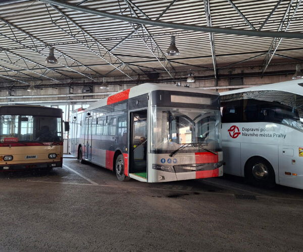 Megérkezett Prágába a DPP első szériagyártású Bozankaya SNG 12T trolibusza