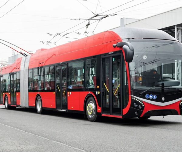 Ústí nad Labem lehívta az első tíz Škoda 33Tr csuklós trolibuszt a 30 darabos keretből