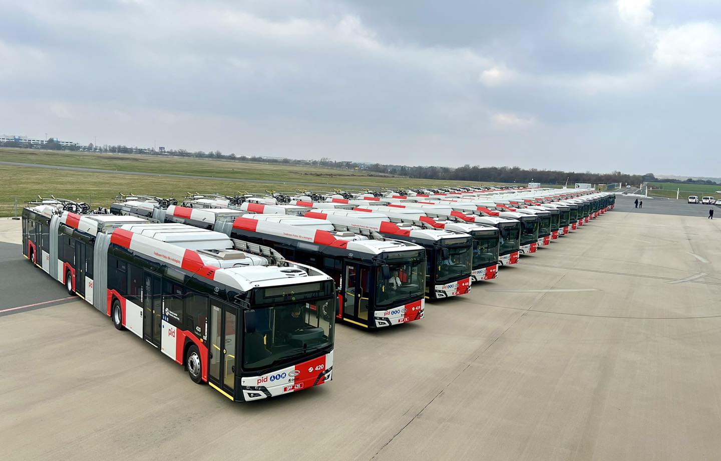 Futásteljesítmény, kapacitás, üzemeltetés: tapasztalatok a prágai duplacsuklós trolibuszokról 2 475859275 934804508776065 7072148281907296651 n