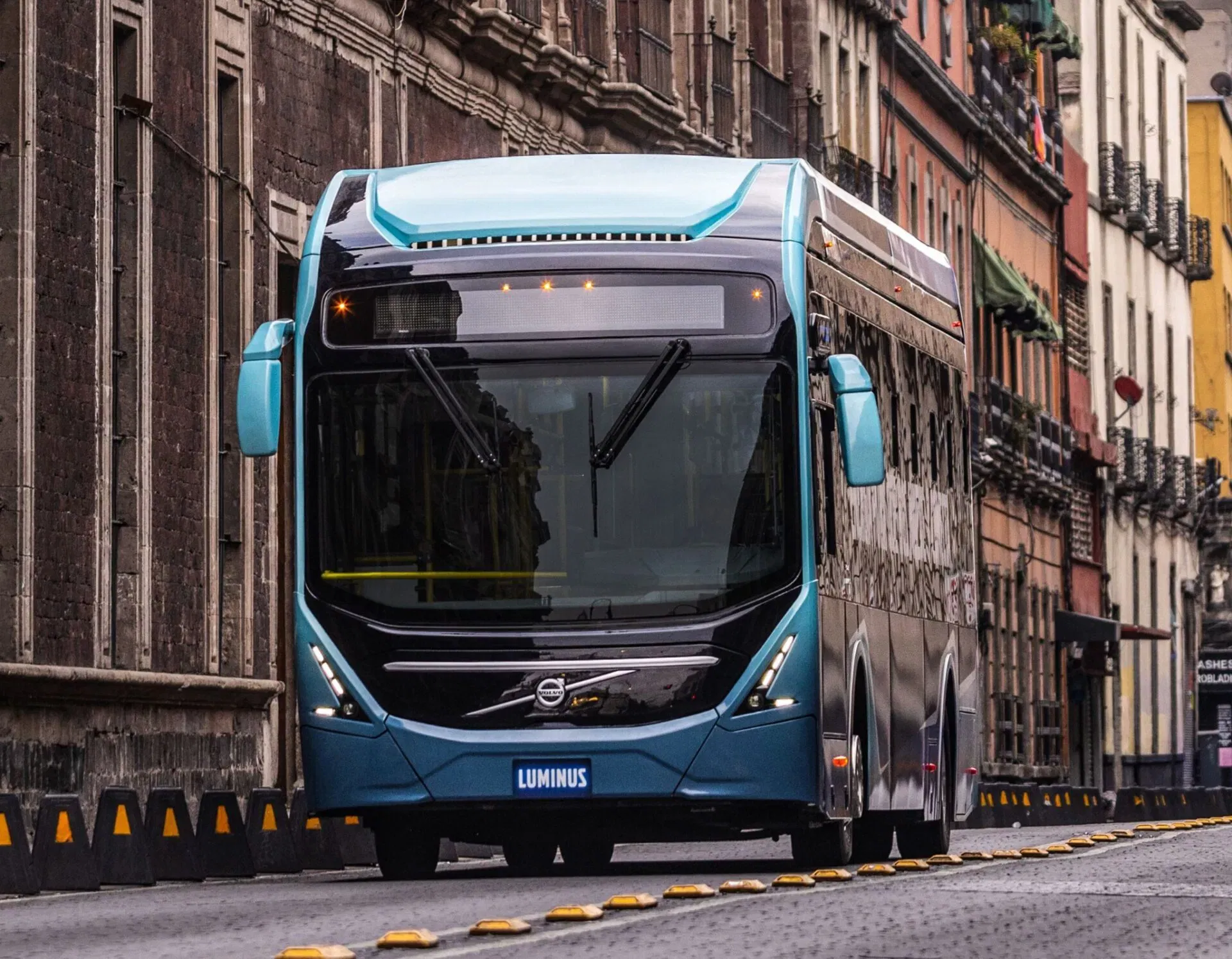Elektromos visszatérés és stabil eredmények – a Volvo Buses 2025-ben 4 497466714 30008707135380223 3464228454434255751 n 1920x1494 1