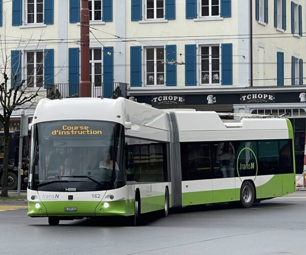 Közel tizenkét év után újraindul a trolibuszüzem La Chaux-de-Fonds-ban