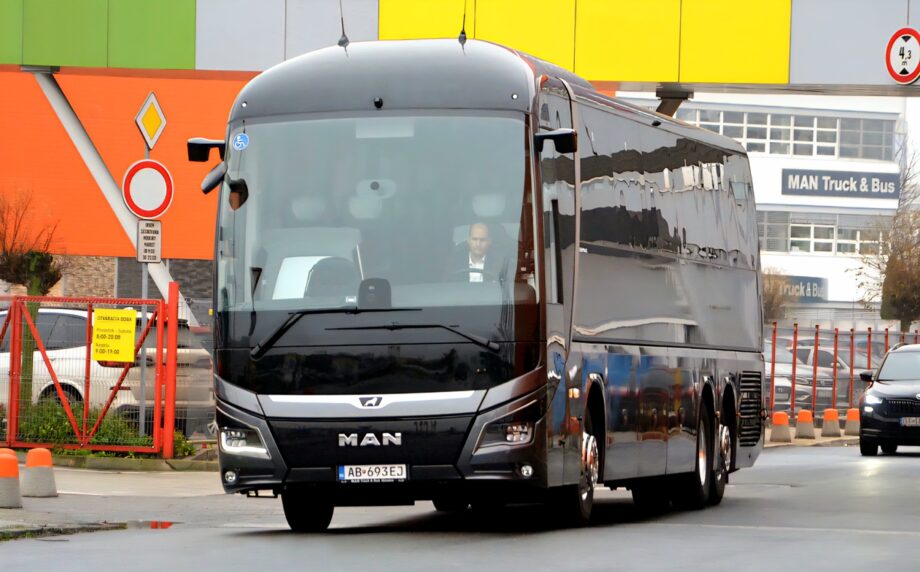 Integrált kerekesszék-emelővel felszerelt MAN Lion’s Coach L állt forgalomba Szlovákiában 1 617448441 1400009225470357 1970109615617702292 n 1