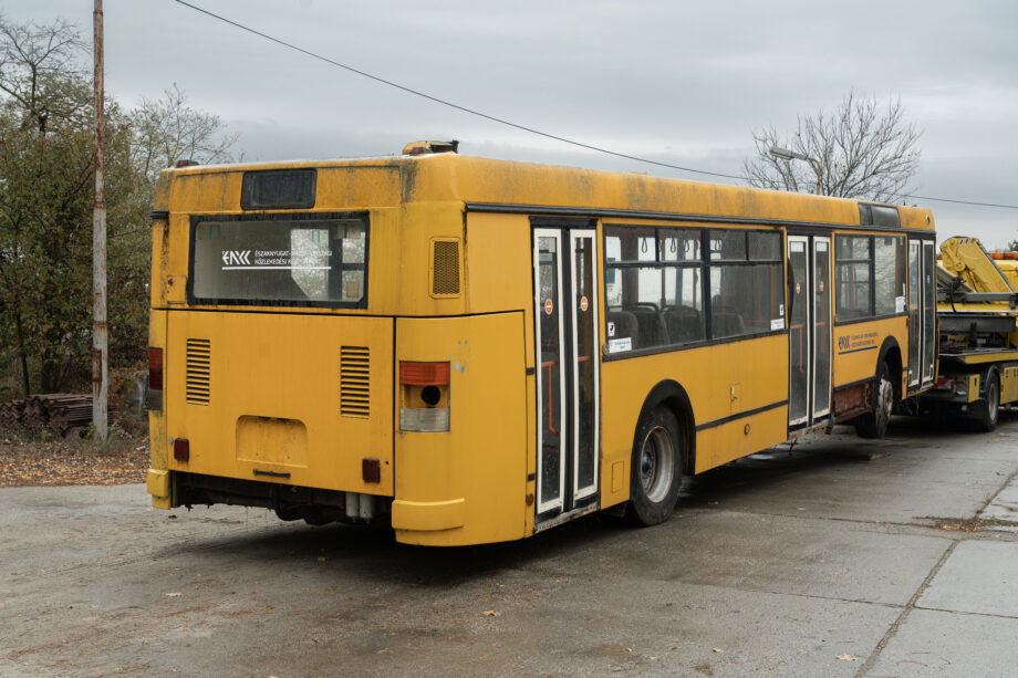 GAT 377 megemelve hatulrol 1