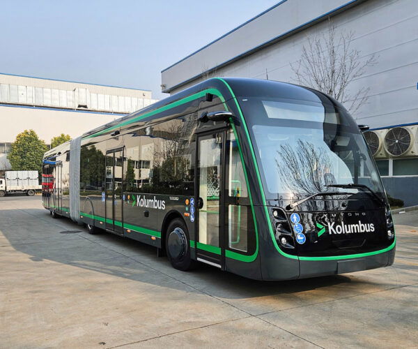 Elkészült a norvég Bussveien BRT-hálózat első csuklós Yutong villanybusza