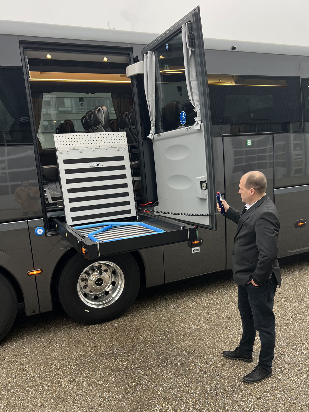 Integrált kerekesszék-emelővel felszerelt MAN Lion’s Coach L állt forgalomba Szlovákiában 4 617510616 1400009542136992 433641878850583011 n