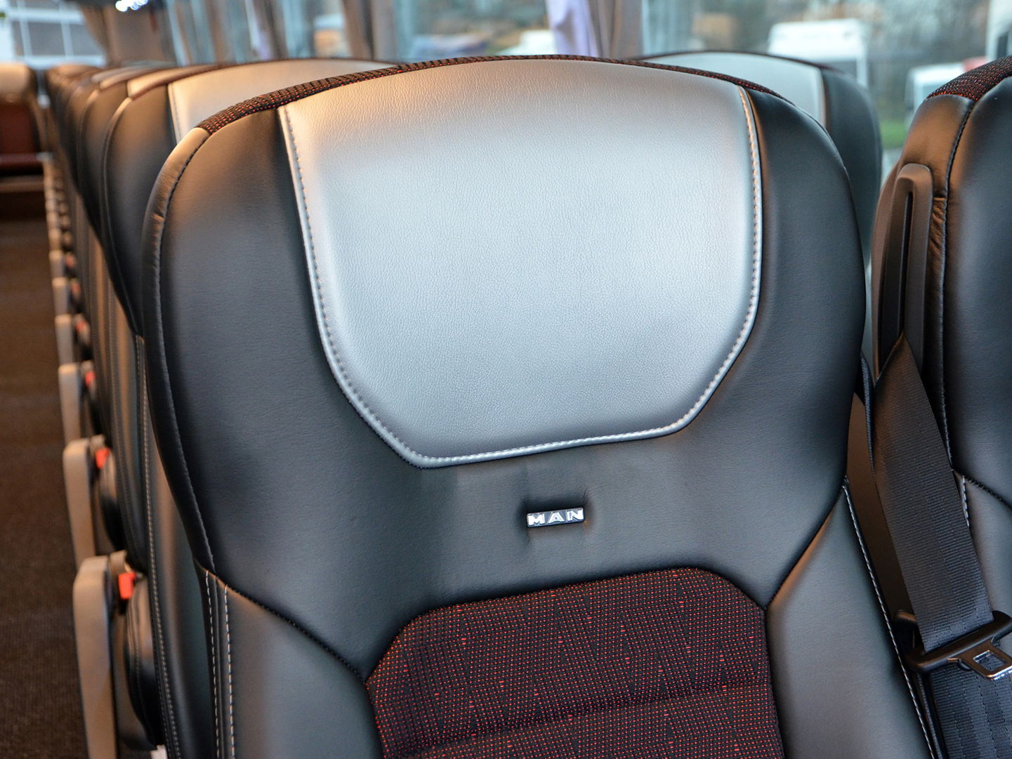 Integrált kerekesszék-emelővel felszerelt MAN Lion’s Coach L állt forgalomba Szlovákiában 9 618669857 1400009695470310 5498651152824494048 n