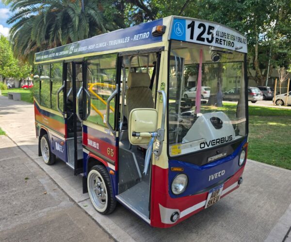 Péntek esti érdekesség: házi készítésű minibuszt inspiráltak az Iveco Bus típusai