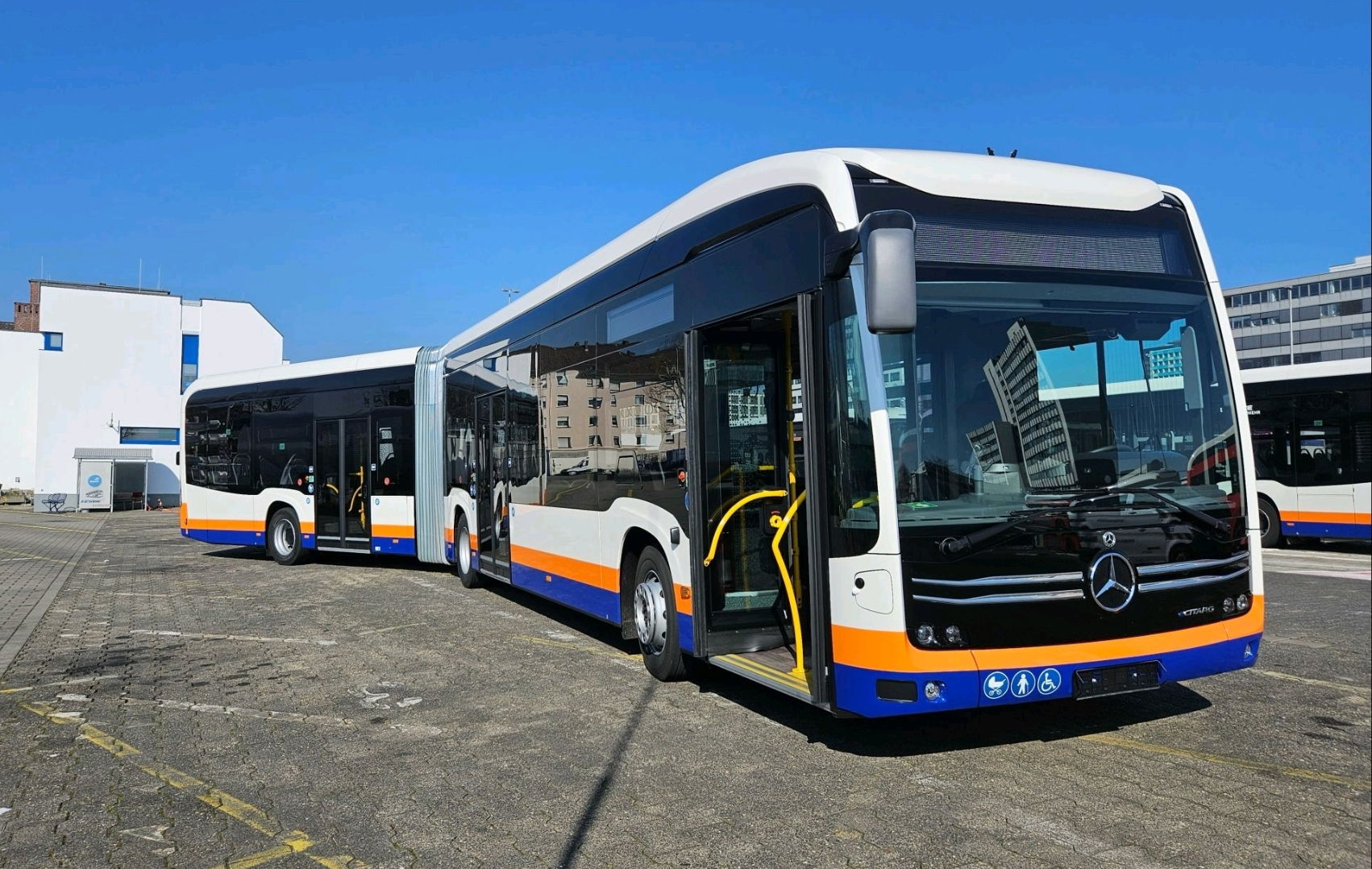 Ötvenezer kilométer után döntött Wiesbaden: megkezdődik a csuklós villanybuszok beszerzése 6 Screenshot 20260228 061012 LinkedIn