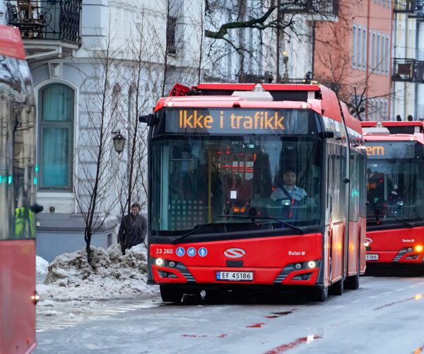 Közel 96%-os villamosítás: szinte teljesen eltűntek a dízelmotoros buszok Oslo helyi közlekedéséből